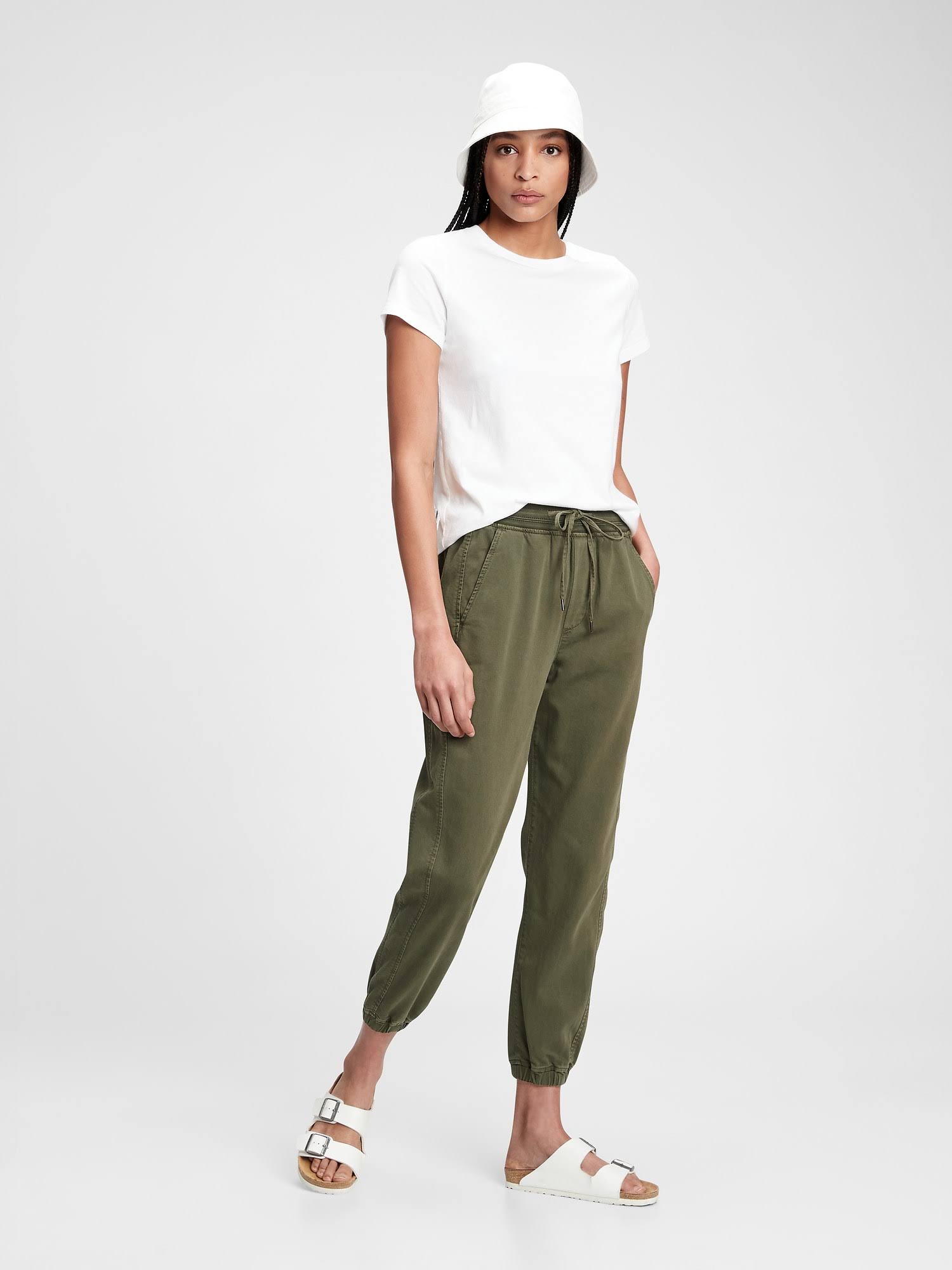 Gap petite joggers hot sale